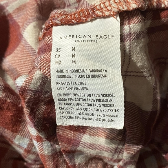 American Eagle AEO Red Plaid Hooded Cropped Flannel Shirt Women's Medium M Fall - Picture 6 of 6